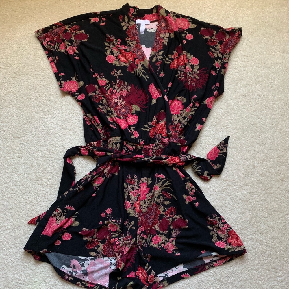✅ Leith Small Floral Romper